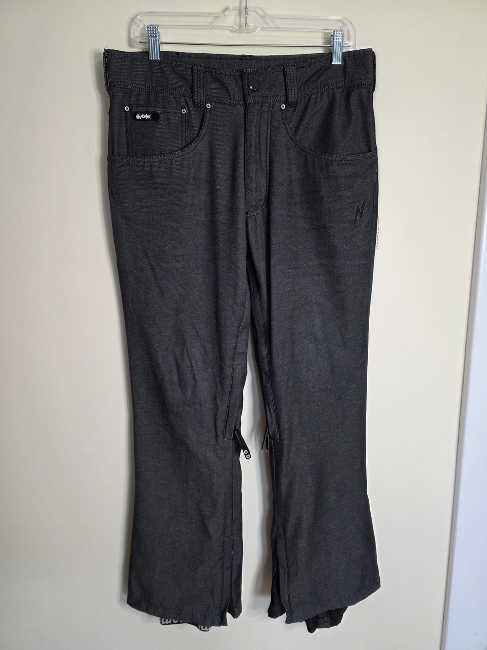 Nomis Mens Ski Or Snowboard Pants.